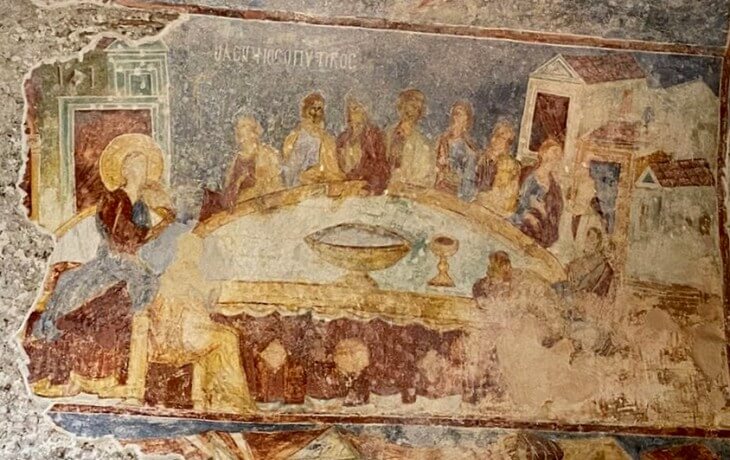 Trabzon Ayasofya Müzesi’nde yer alan Son Akşam Yemeği freski; İsa ve Havarilerin yuvarlak masa etrafında tasvir edildiği Bizans dönemi duvar resmi.